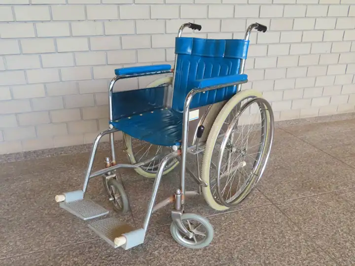 車いす（自走介助兼用）