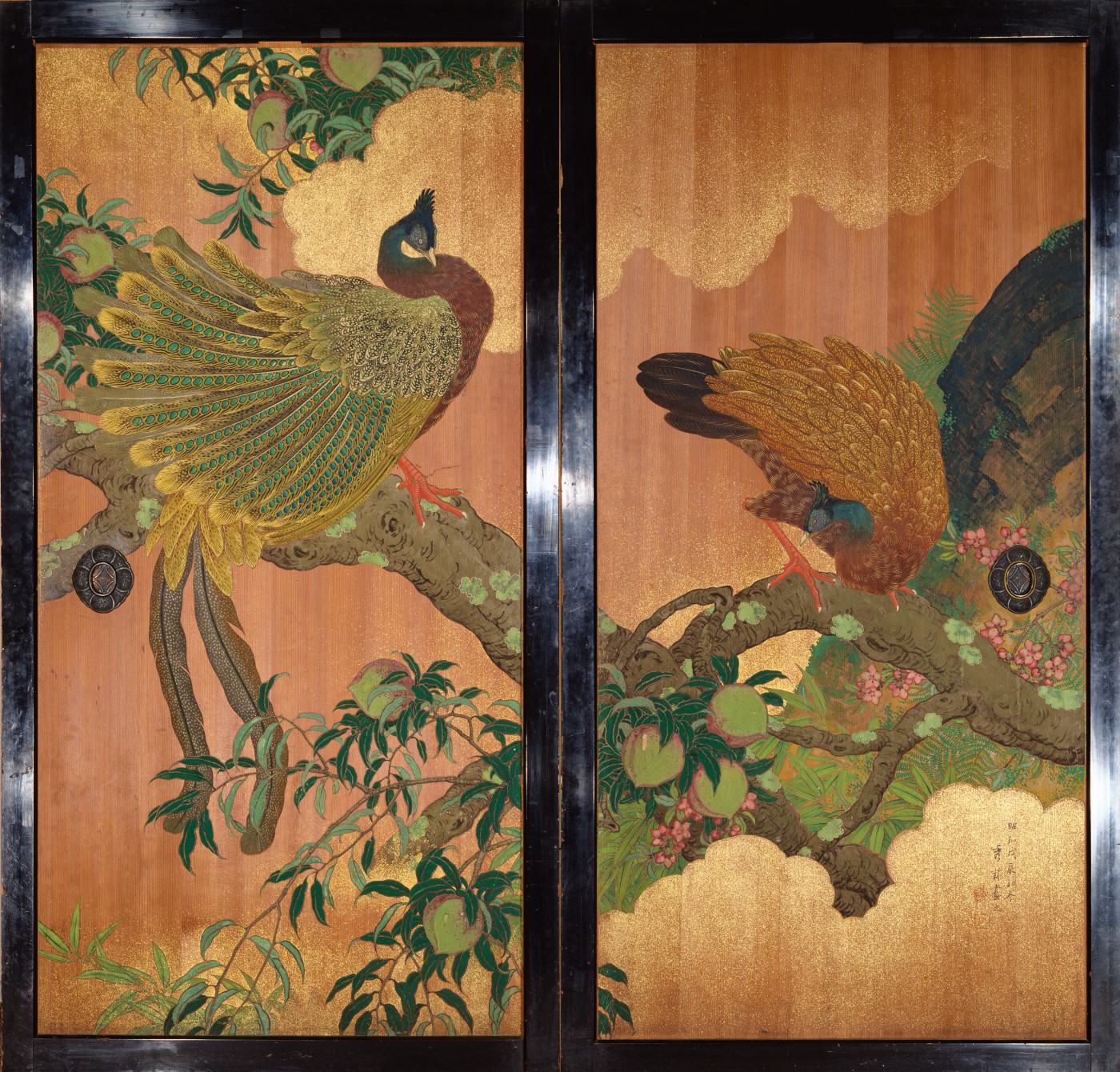 池上秀畝《桃に青鸞図》 昭和3年（1928）杉戸絵　オーストラリア大使館